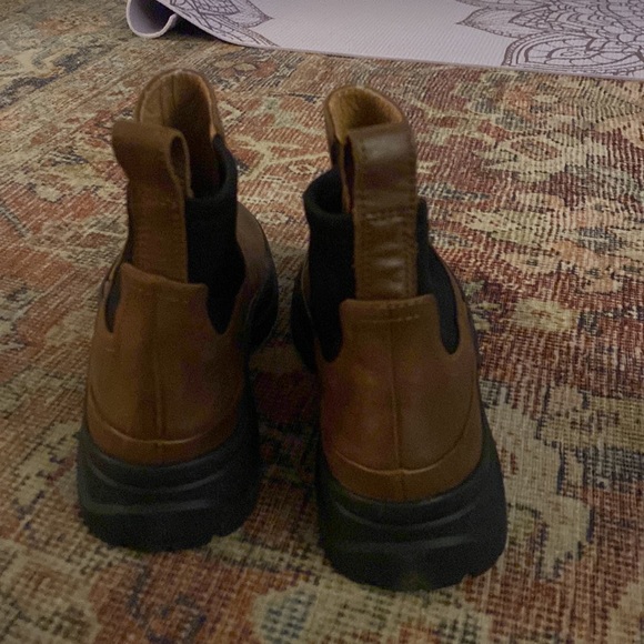 Madewell The Dani Chelsea Lugsole Boot NH208 - Picture 6 of 6